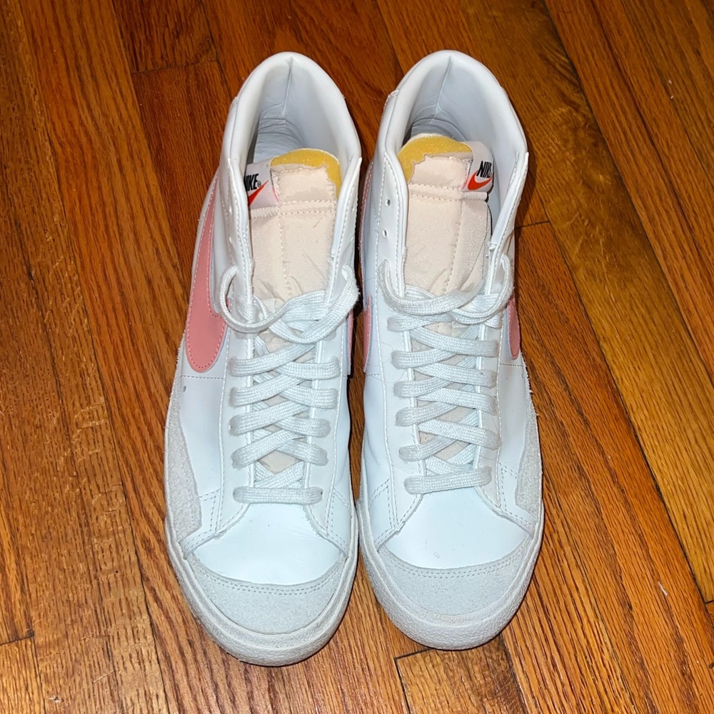 Nike Sunset pulse blazers